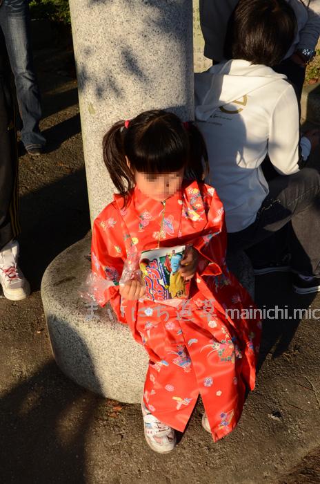お菓子をいただいてご満悦な娘 お菓子をいただいてご満悦な娘