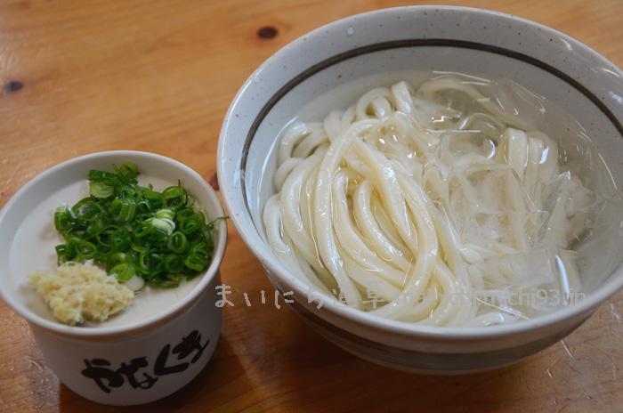 かなくま餅「冷しうどん」230円 かなくま餅「冷しうどん」230円