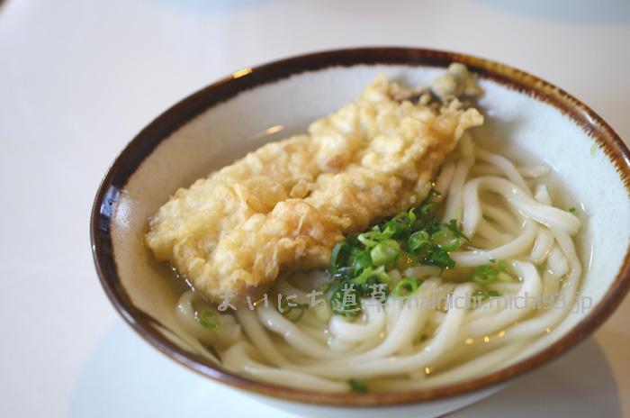 かけうどん+いわし天(300円)